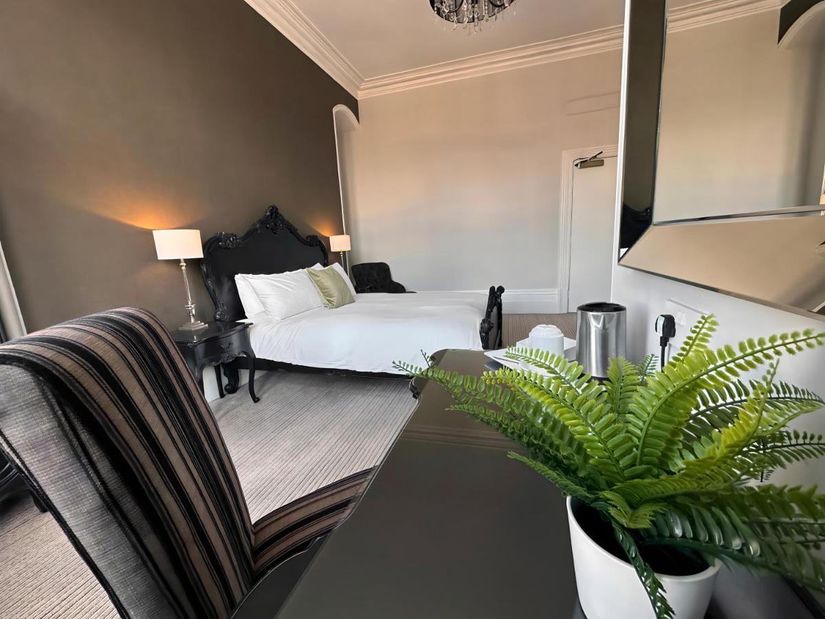 Station Lounge & Rooms Clitheroe Bagian luar foto