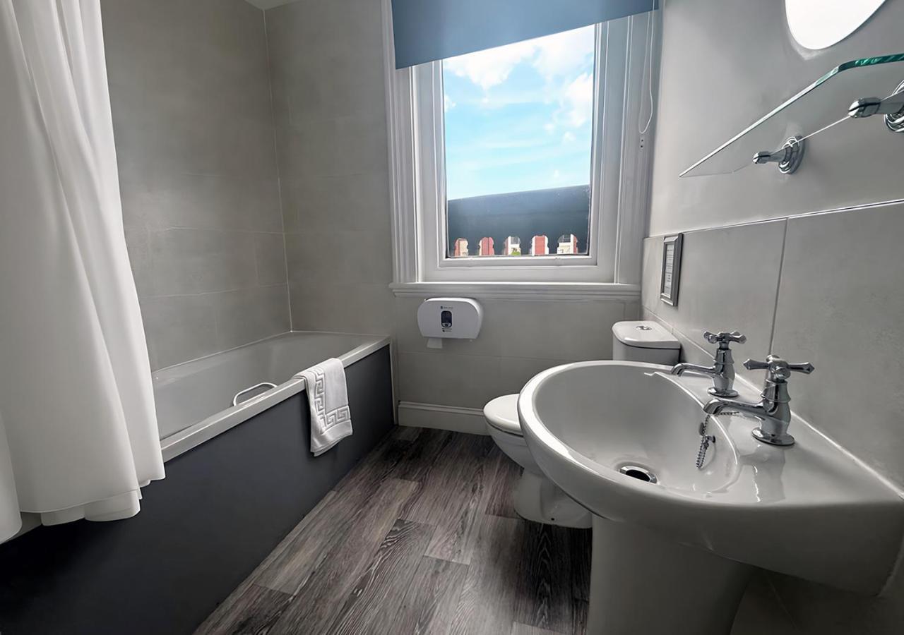 Station Lounge & Rooms Clitheroe Bagian luar foto